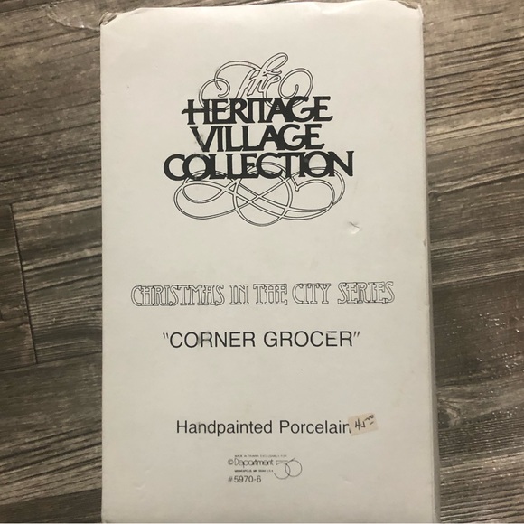 🎄Department 56🎄Heritage Village Collection “Corner Grocer” - Picture 2 of 9